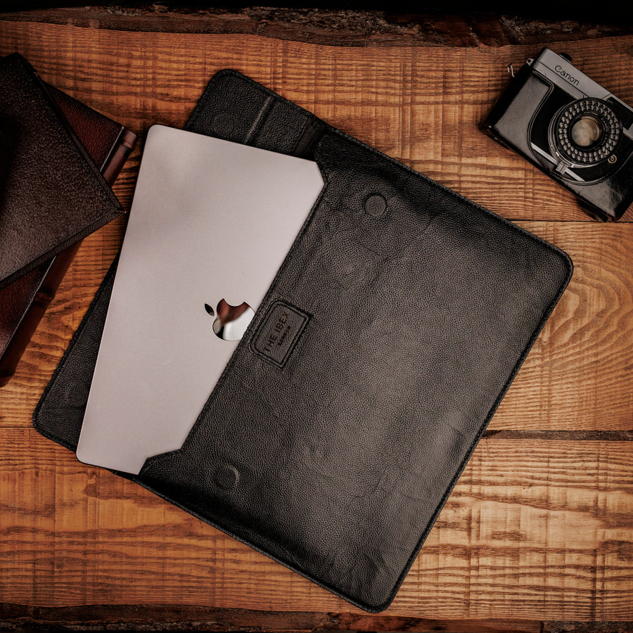 Nero laptop sleeve